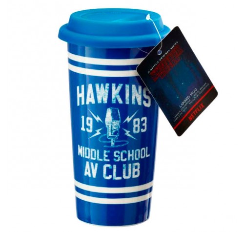 Дорожная кружка Клуб школы Хоукинса (Hawkins AV Club Lid Mug) из сериала Очень странные дела